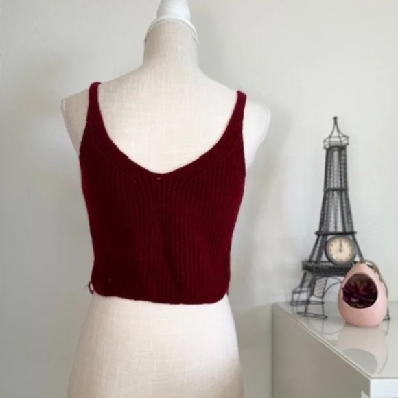 Sweet Fashion | Burgundy Ribbed Knit Crop Tank Top | Size XS/S - Picture 5 of 9